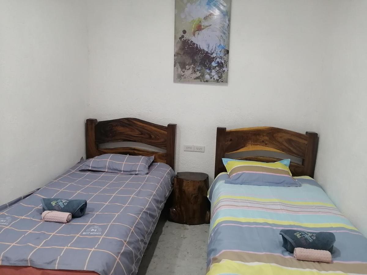 קורון Panda Guest House מראה חיצוני תמונה